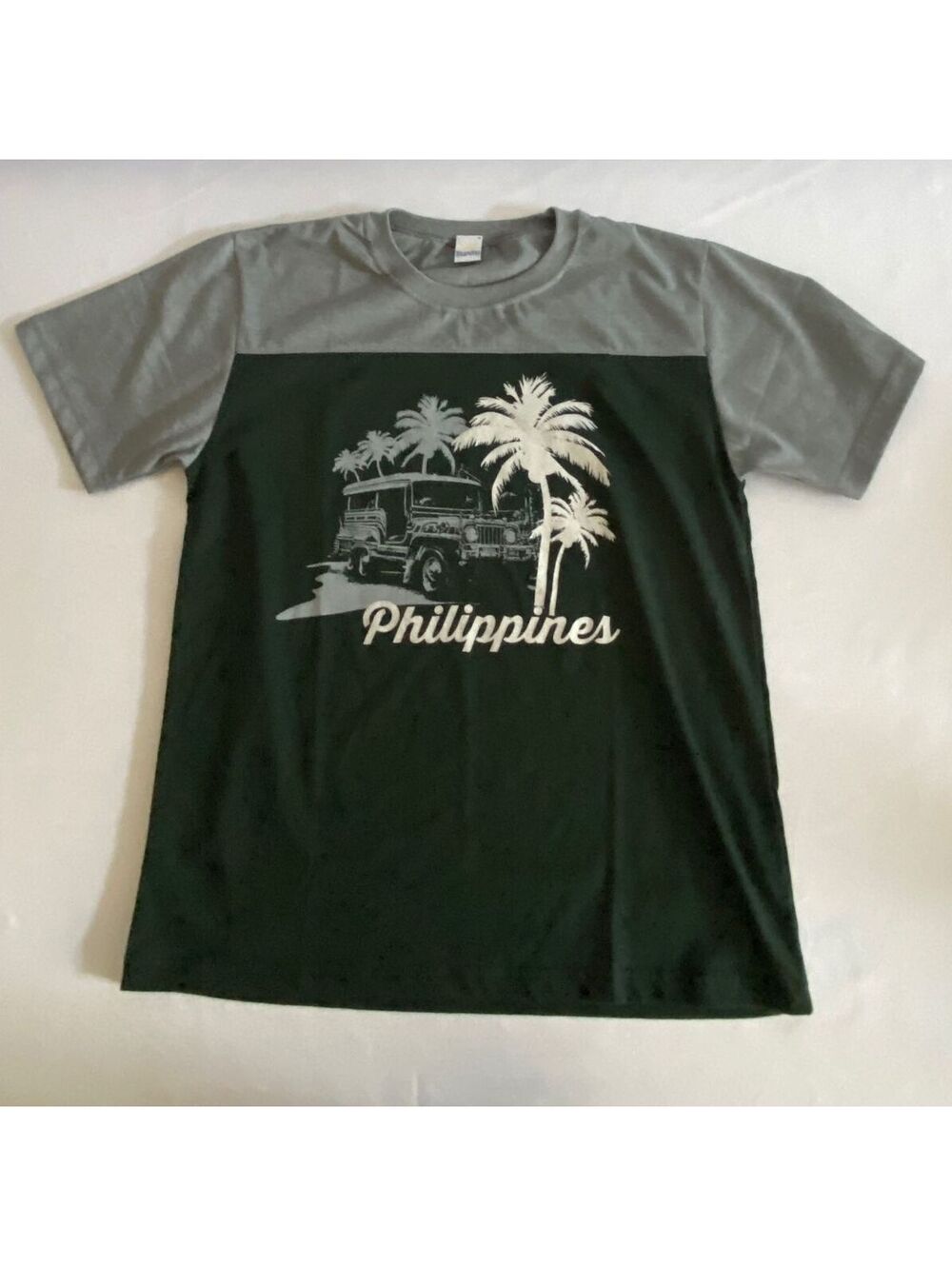 Treasures Philippines Gray Green Graphic T-Shirt